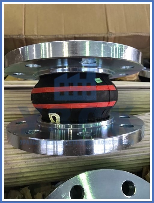 компенсатор резиновый фланцевый в Владивостоке