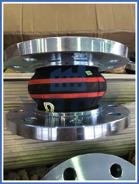 компенсатор резиновый фланцевый в Владивостоке